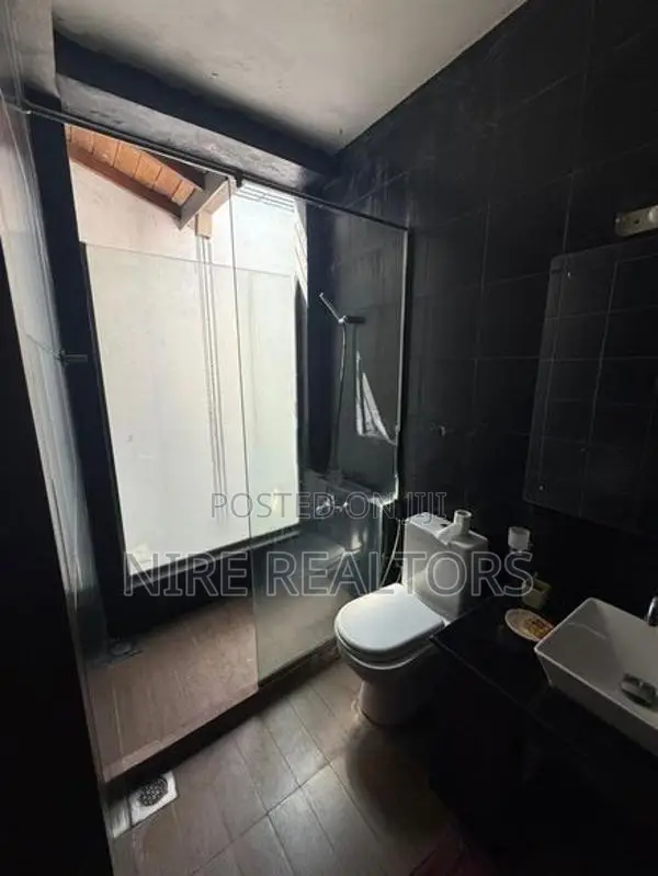 Spacious 4BR Luxury Home on 22 Perches for Sale in Rajagiriya.