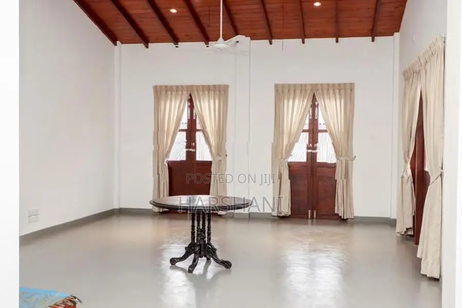 Solar Powered Luxury Modern 4 Story House Close to Galle Rd, Dehiwala