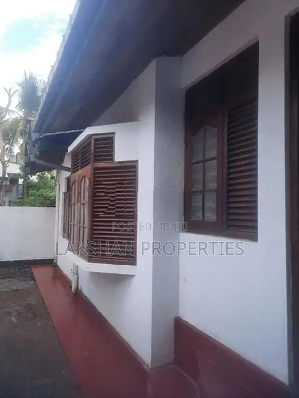 House For Sale In Boralesgamuwa werahera