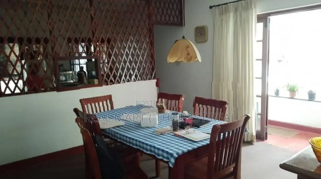 Kandy : 5BR (37.5P) Bungalow for Sale at Aniwatta