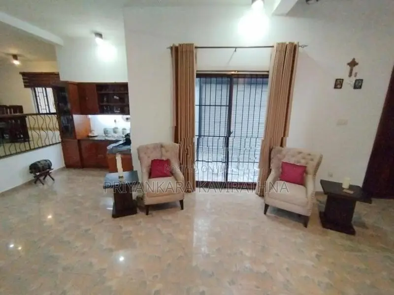 Luxury House For Sale in Boralesgamuwa