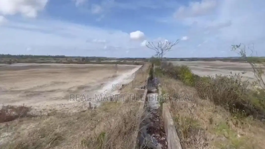 Puttalam : 10 Acres Shrimp Farm for sale at Madurankuliya