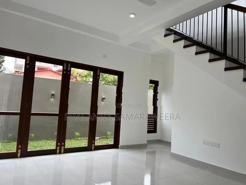 Modern Super Luxury House-Piliyandala