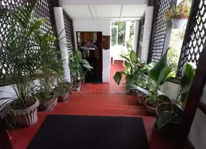Kandy : 5BR (37.5P) Bungalow for Sale at Aniwatta