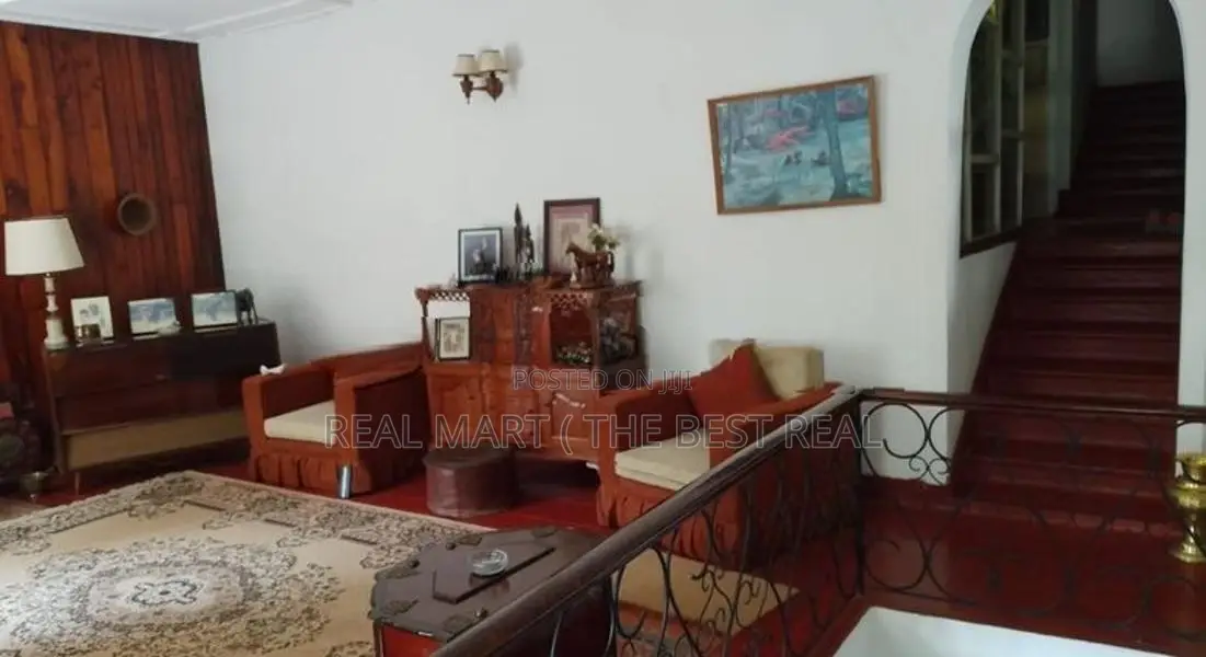 Kandy : 5BR (37.5P) Bungalow for Sale at Aniwatta