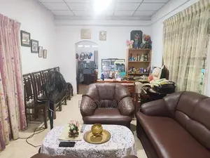 යක්කල නෙල්ලිගහමුලින් අංගසම්පූර්ණ නිවසක්
