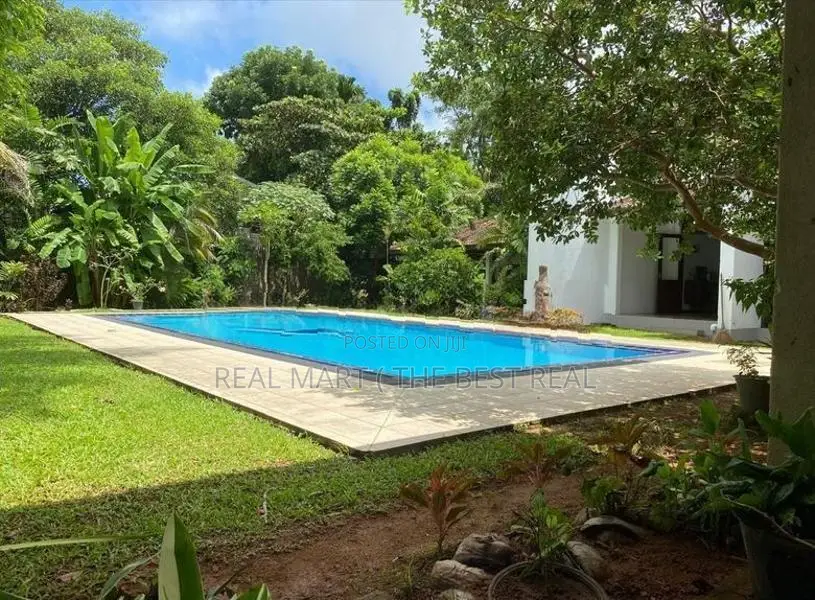 Nugegoda : 5BR (80P) House for Sale at Dewala Road