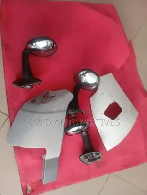 Toyota KDH Third Mirror