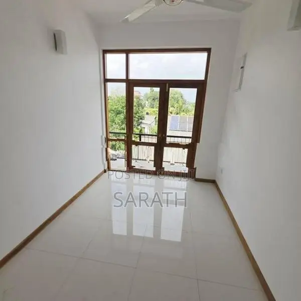 Two Storied Luxury House In Battaramulla