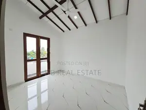 Newly Build Luxury Three Storey House for Sale Piliyandala