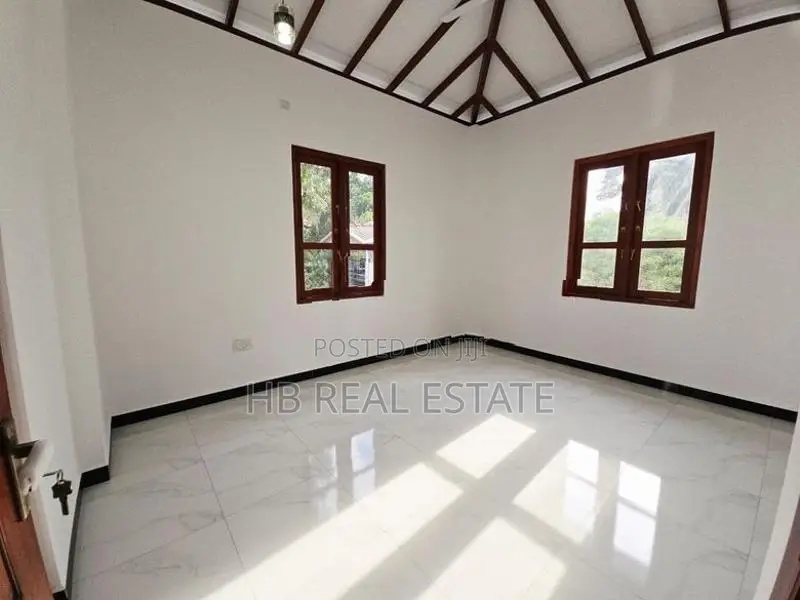 Newly Build Luxury Three Storey House for Sale Piliyandala