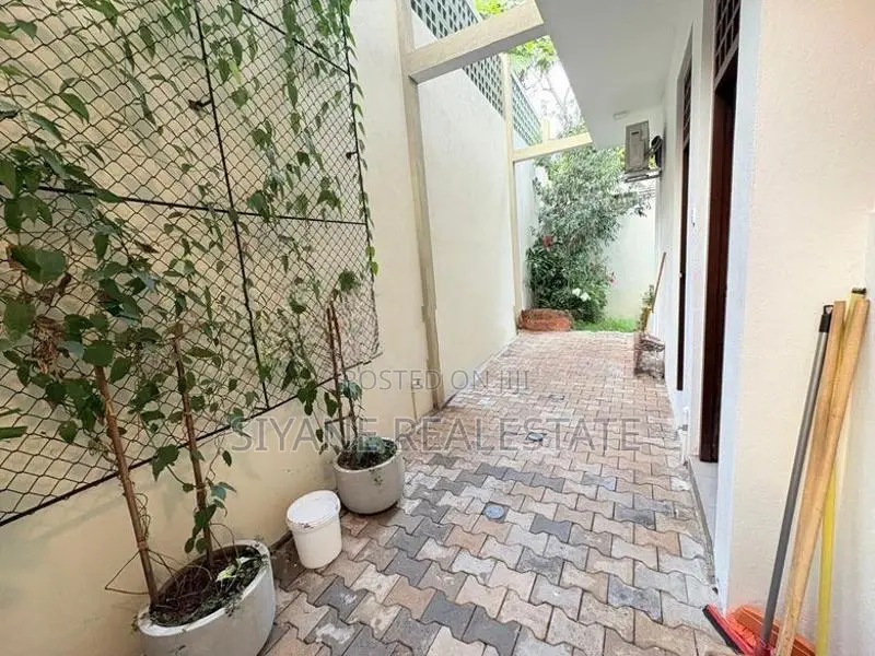 Brand New Luxury House for Sale – Battaramulla