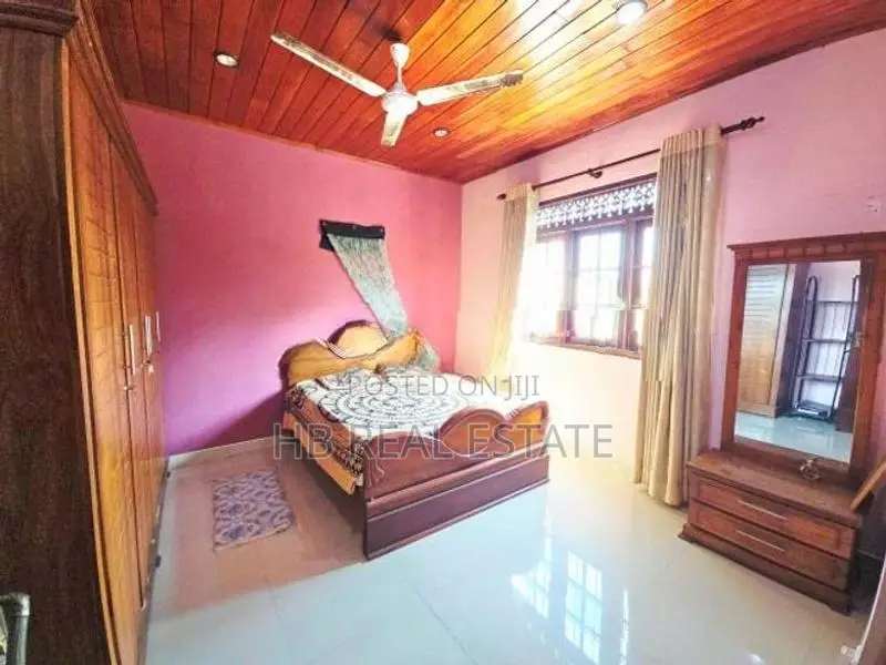 Almost Brand New Two Storey House for Sale Piliyandala