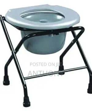 COMMODE STAND WITH BUCKET