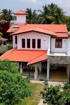 කඩුවෙල, පර්චස් 20 ක විශාල උද්‍යානයක් සහිත නිවසක් විකිණීමට. (ID:KADU011