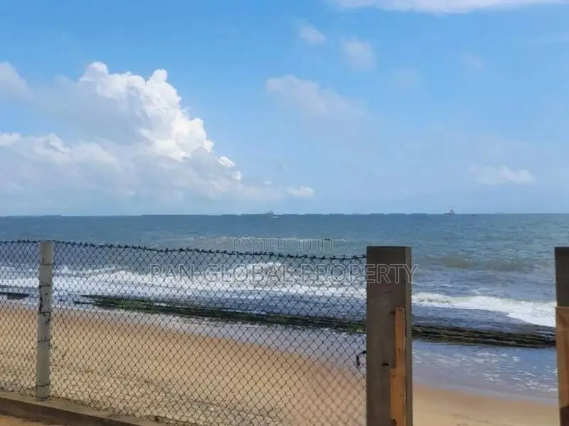 Beach Land for Sale in Uswetakeiyawa