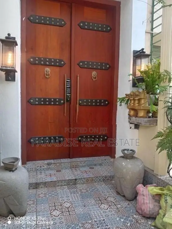 3 Storey Super Luxury House for Sale Mount Lavinia Temples Road