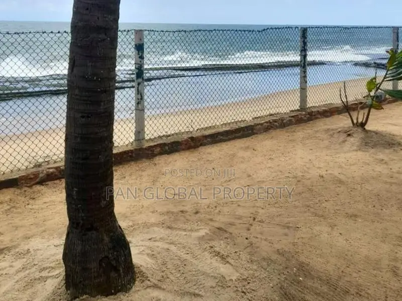 Beach Land for Sale in Uswetakeiyawa