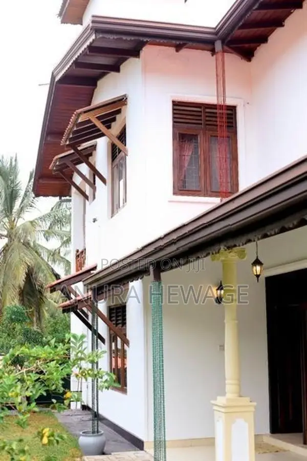 කඩුවෙල, පර්චස් 20 ක විශාල උද්‍යානයක් සහිත නිවසක් විකිණීමට. (ID:KADU011