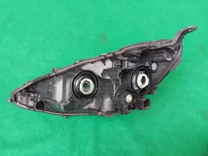 Toyota Aqua Head Light