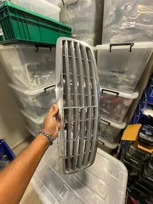 Genuine Mercedes E200 E220 W211 main grille 2005