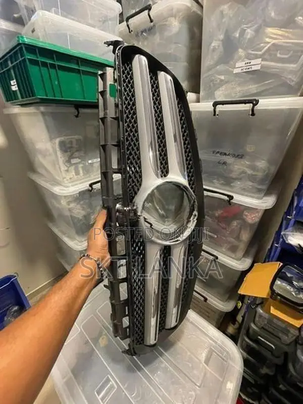 Genuine Mercedes E200 E350e Main grille camera