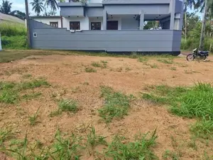 8.4 Perch Land for sale in Athurugiriya