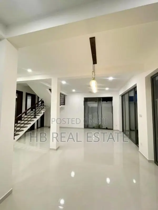 Modern Designed Luxury Three Storey House for Sale - Kahathuduwa