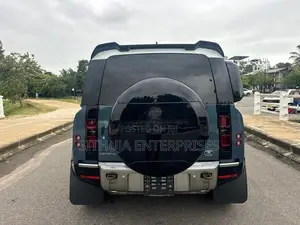 Land Rover Defender Pure Petrol S/Roof 2023