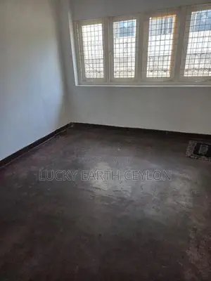 Colombo 7, Unfurnished, 1ST Floor House With large Garden (MG1284)