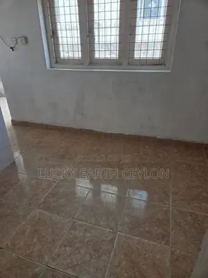 Colombo 7, Unfurnished, 1ST Floor House With large Garden (MG1284)