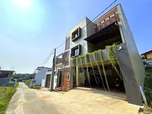 Brand-New modern House From Katubedda Moratuwa - 500 m to Galle Rd
