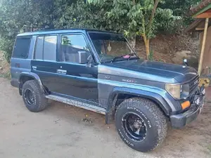 Toyota Land Cruiser Prado 1987