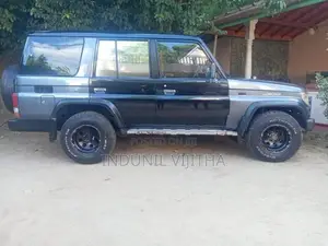 Toyota Land Cruiser Prado 1987
