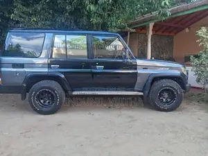 Toyota Land Cruiser Prado 1987