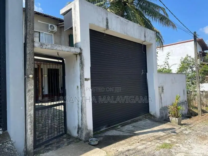 Two Storey House for Sale in Athurugiriya
