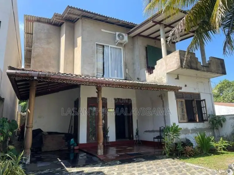 Two Storey House for Sale in Athurugiriya