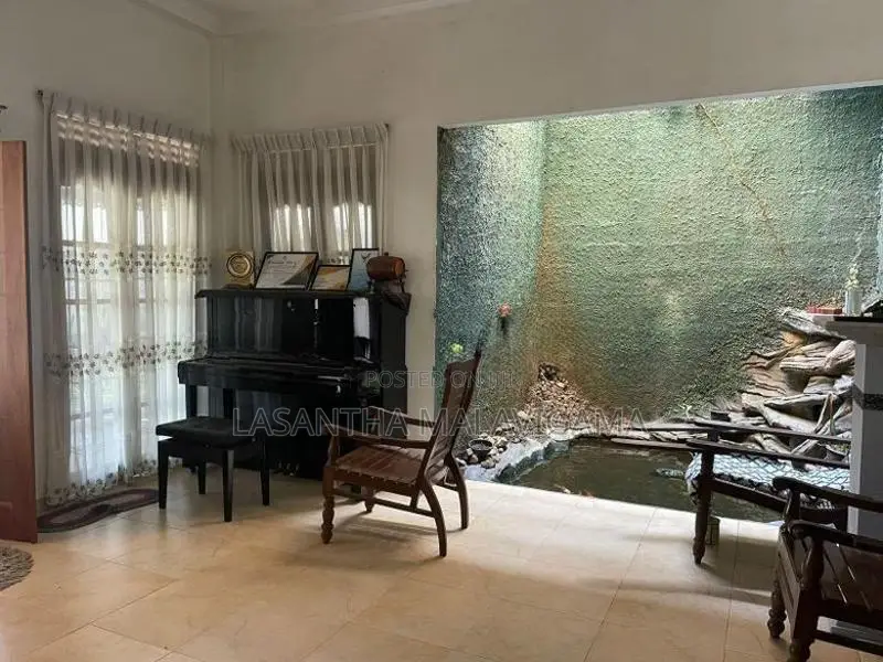 Two Storey House for Sale in Athurugiriya