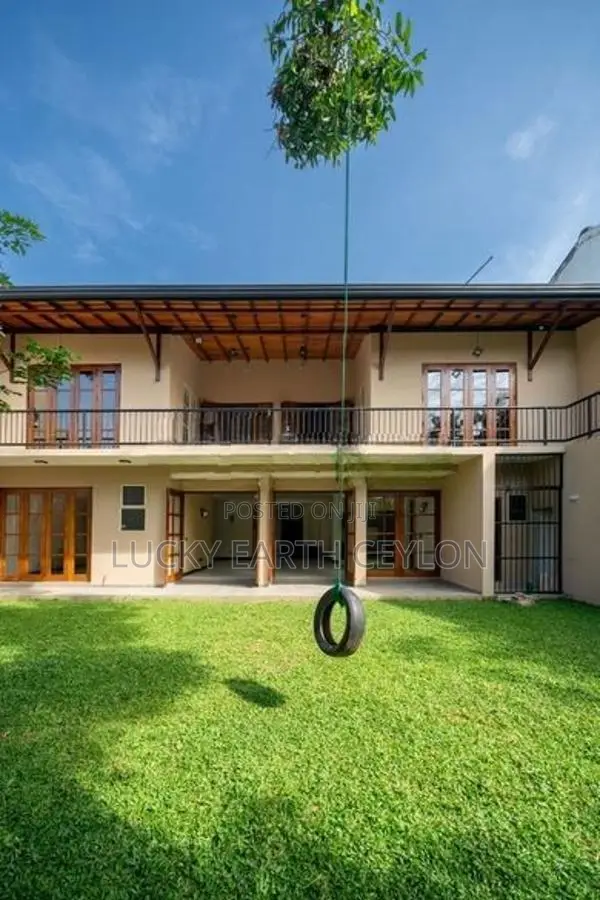 Boralesgamuwa, Unfurnished 2 Storey Beautiful House for Rent (MG1286)