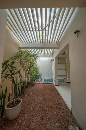 Boralesgamuwa, Unfurnished 2 Storey Beautiful House for Rent (MG1286)