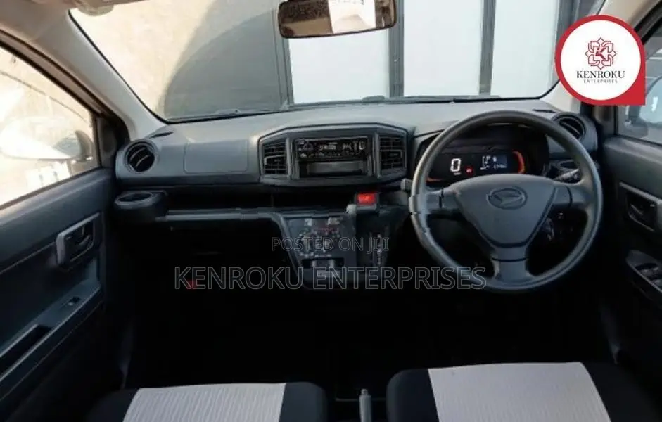 Daihatsu Mira ES 2024