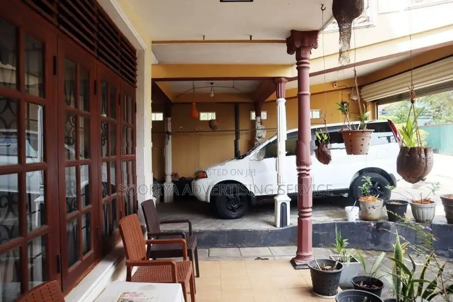 Two Houses for Sale in Kiribathgoda Town