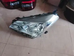 Toyota Vitz KSP 130 Head Light
