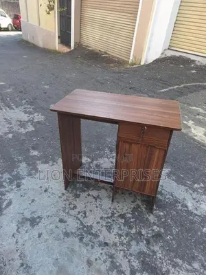 32×18 Melamine Office Tables