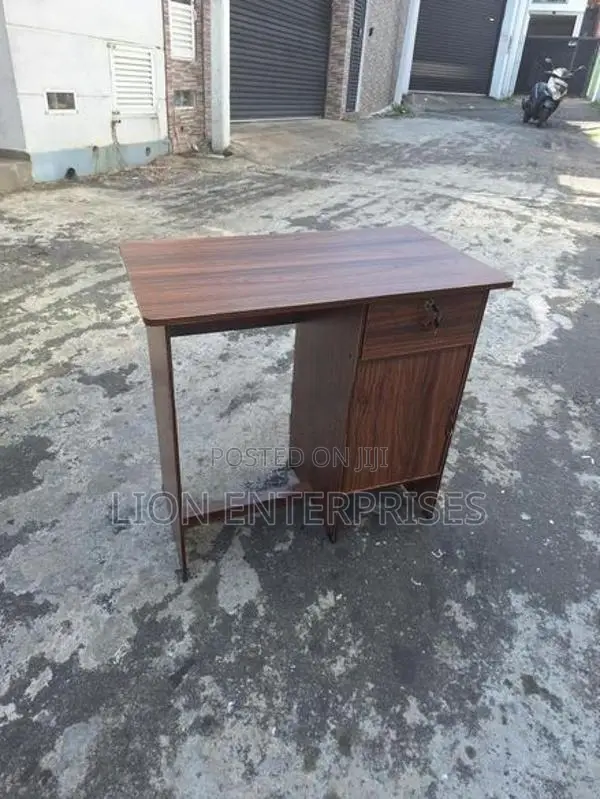 32×18 Melamine Office Tables