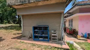 පැරණි නිවසක් සමග ඉඩමක්