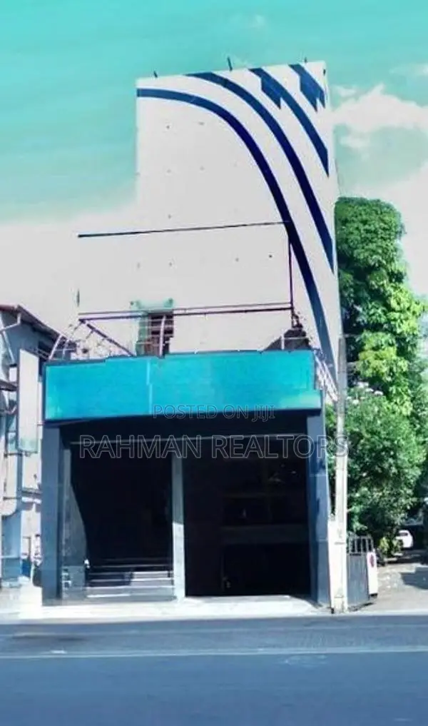 Spacious Commercial Building Facing Galle Road For Sale Colombo 04