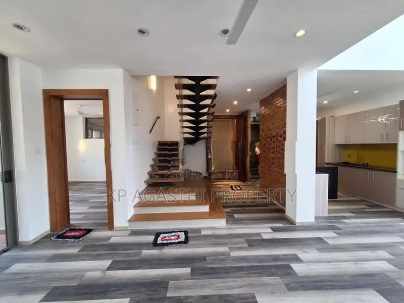 Luxury House for Sale in Katubadda