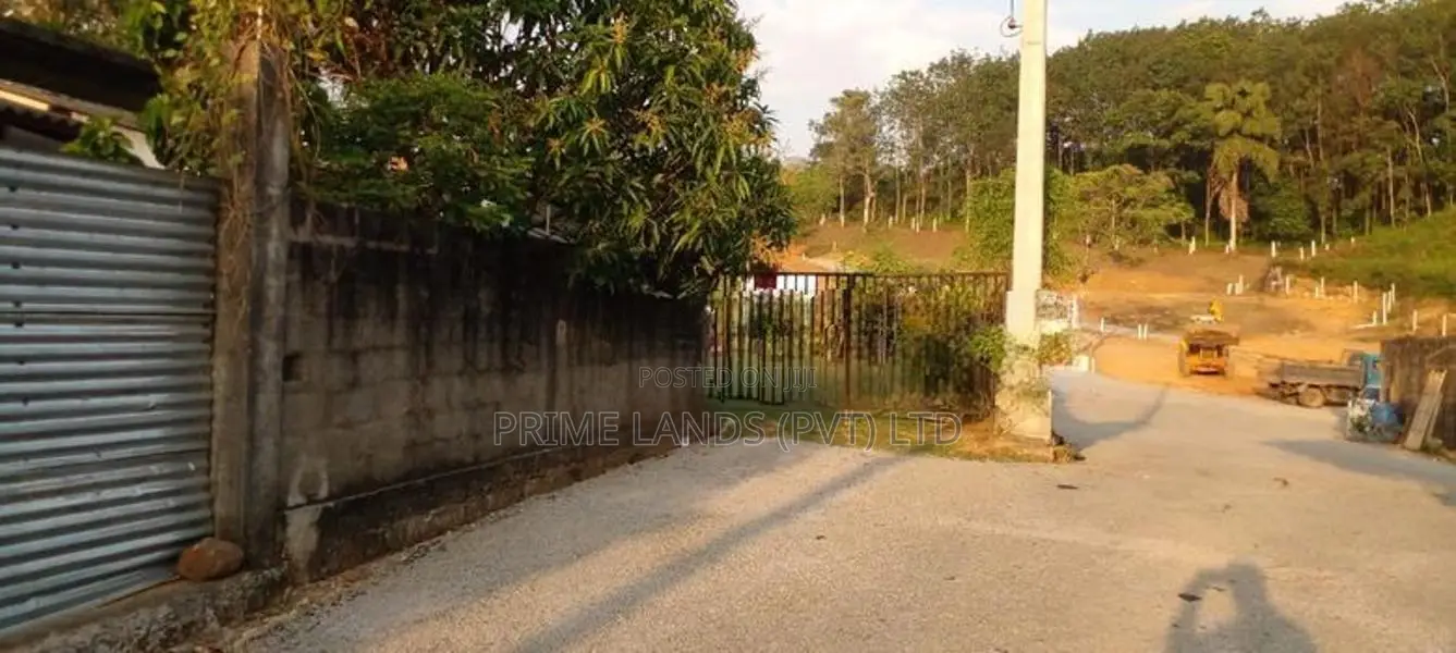 නේවාසික බ්ම් කොටස් විකිණීම - හෝමාගම වටරැක