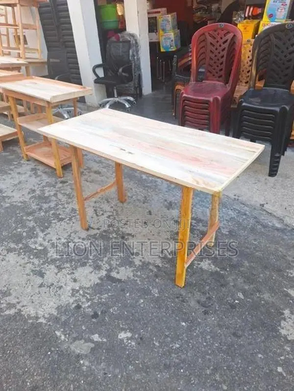 4×2 Alvisia wooden tables